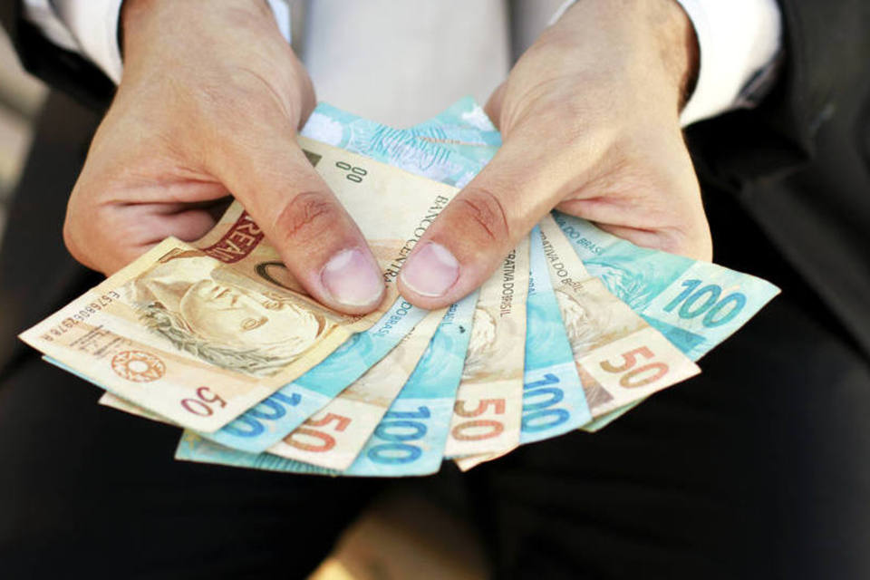 Adiantamento salarial, como funciona?
